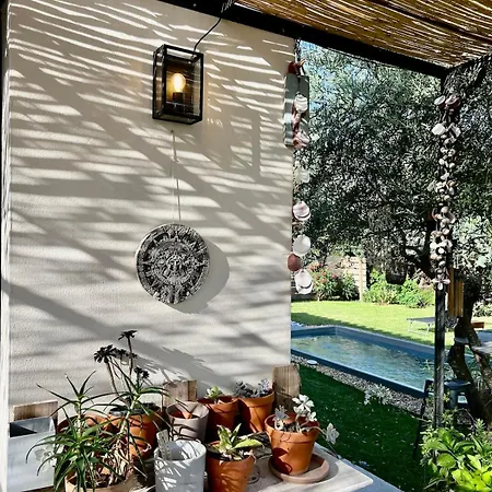 Dans Un Ecrin De Verdure * Saint-Quentin-la-Poterie